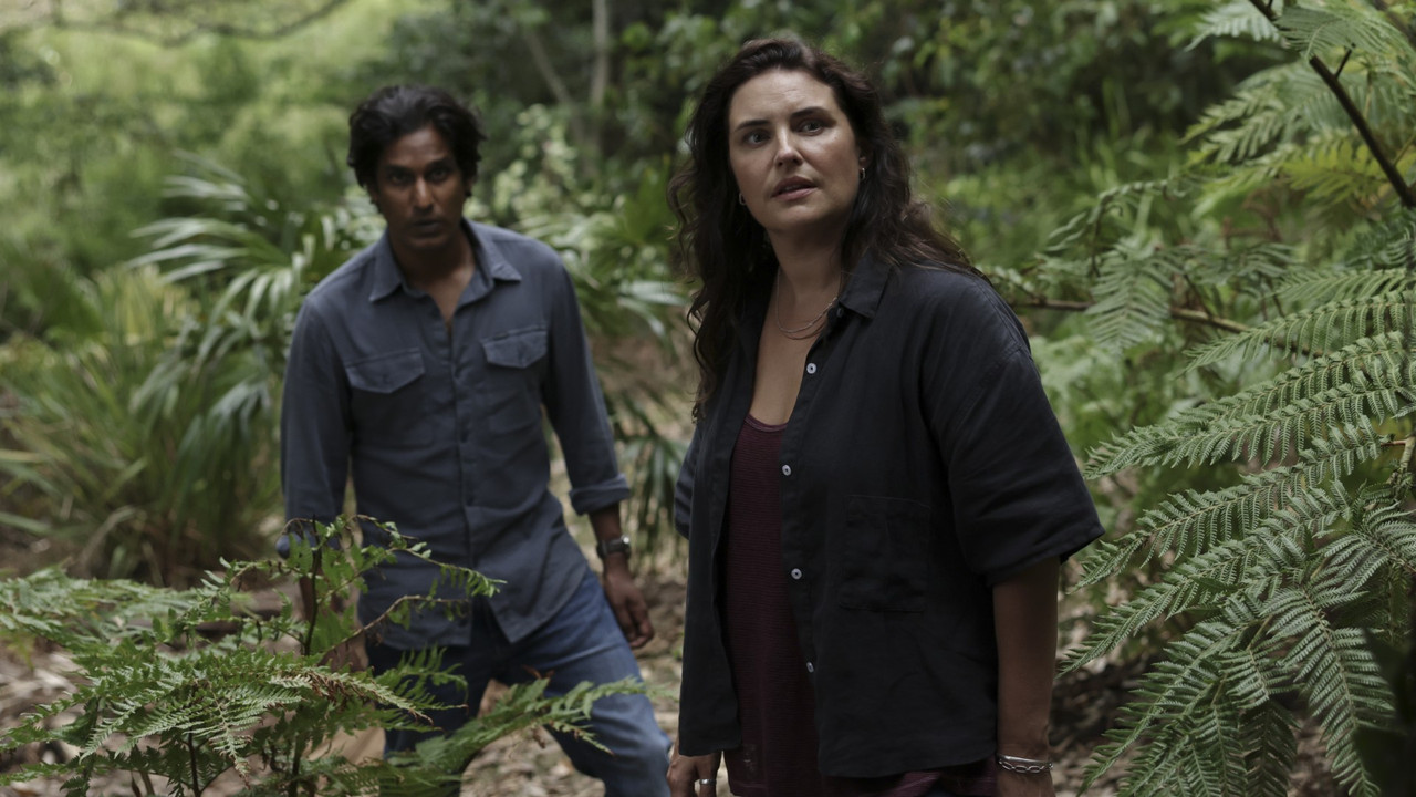 Playing Gracie Darling 1. Sezon 6. Bölüm izle