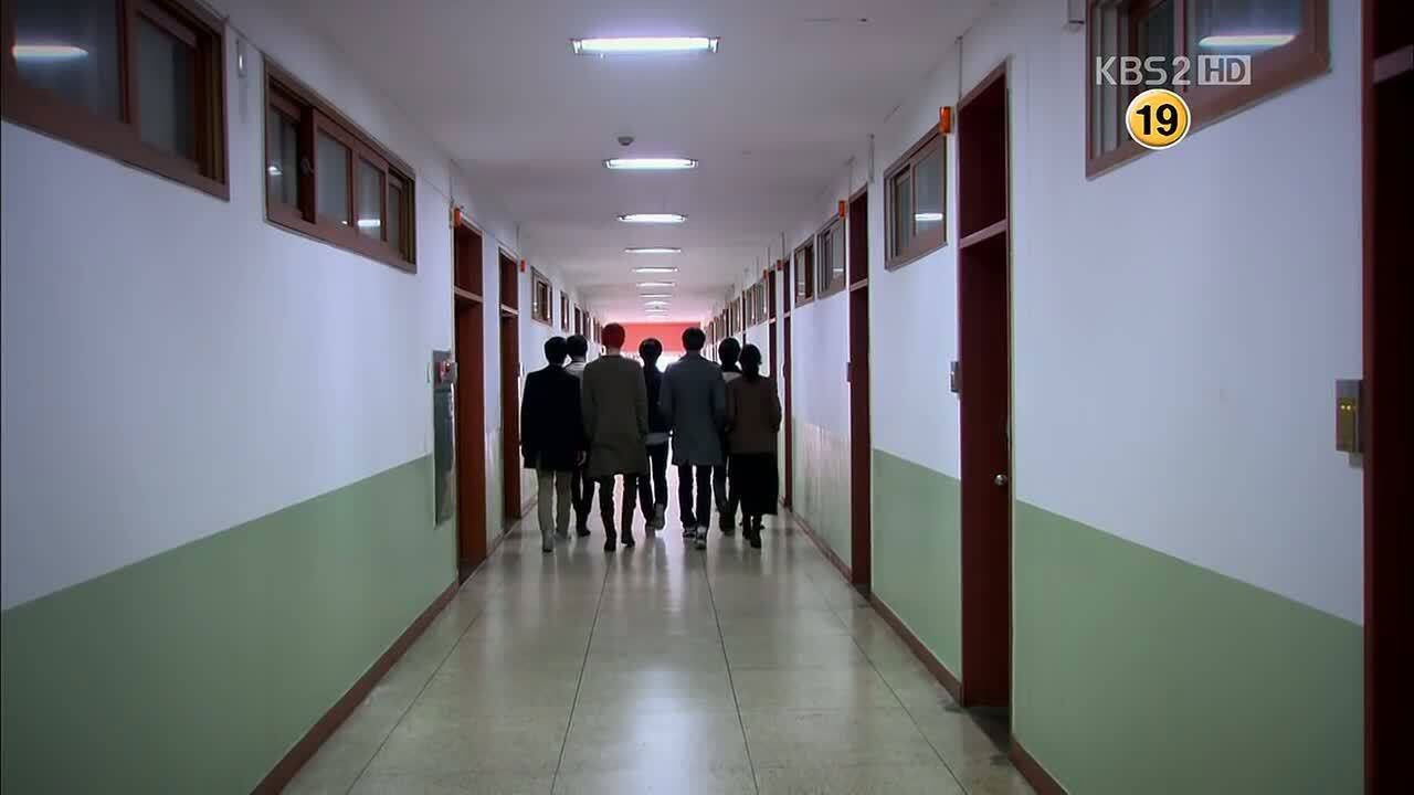 White Christmas 1. Sezon 1. Bölüm izle